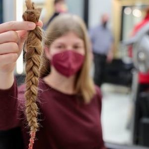 Münchner spenden im Namen von Rapunzel Zöpfe für den guten Zweck - 1.-4. Feb. 2022