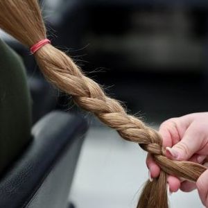 Münchner spenden im Namen von Rapunzel Zöpfe für den guten Zweck - 1.-4. Feb. 2022